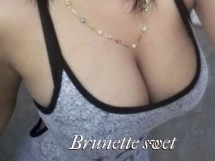 Brunette_swet