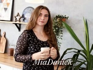 MiaDanielc