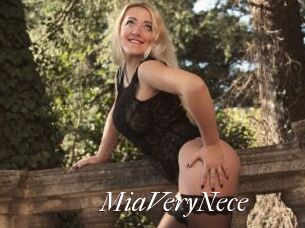 MiaVeryNece