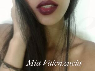 Mia_Valenzuela