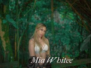 Mia_Whitee