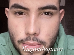 Nieganduquette