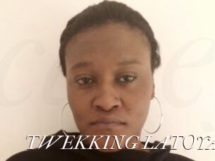 TWEKKING_LATOYA