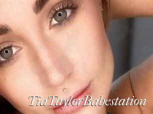 TiaTaylorBabestation