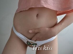 Tris_kiss